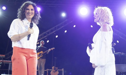 Αποθεώθηκαν η Ελευθερία Αρβανιτάκη και η Ελεωνόρα Ζουγανέλη στο Θέατρο Βράχων