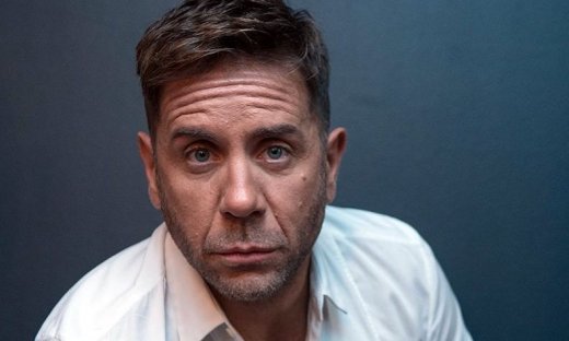 Γιώργος Μαζωνάκης: Η ανακοίνωσή του μέσα από το σπίτι του στη Βούλα