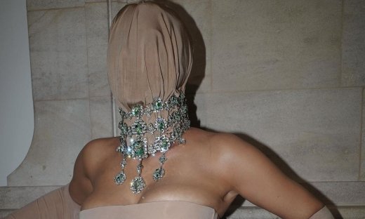 Κιμ Καρντάσιαν: H εμφάνισή της στο Academy Museum Gala 2025 που απογοήτευσε και τα αρνητικά σχόλια