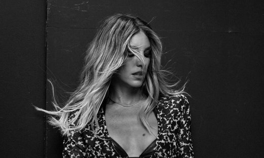 Οικονομάκου: Η ενόχληση όταν ρωτήθηκε για τα ποσά των influencers:«Από εμένα απάντηση δεν θα πάρετε»