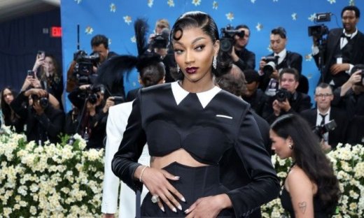 Έιντζελ Ρις: Η πρώτη επαγγελματίας αθλήτρια που φόρεσε τα φτερά της Victoria's Secret