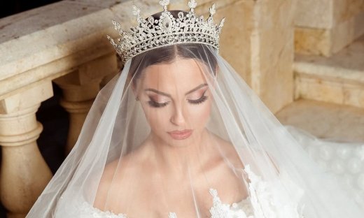 Δήμητρα Αλεξανδράκη: H πόζα με νυφικό μετά τον χωρισμό και το μήνυμα – «Κάθε ιστορία έχει ένα τέλος»