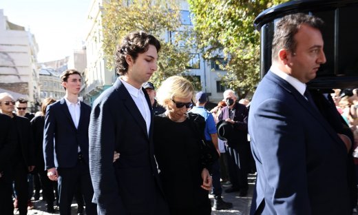 «Παππού, σε αγαπώ»: Ο σπαρακτικός επικήδειος του εγγονού του Διονύση Σαββόπουλου