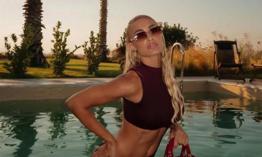 Τούνη - Τα αδημοσίευτα καρέ από την Ίμπιζα & το μήνυμα από το αεροδρόμιο: «Τελικά επέλεξα σωστά;»