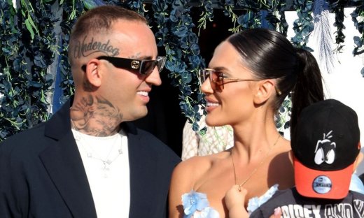 Έλενα Τσαγκρινού: Πήγε στον πλαστικό της και τελικά κατέληξε με μπότοξ και patches ο σύντροφός της