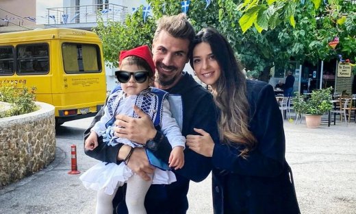 Άκης Πετρετζίκης: Τα νέα τρυφερά καρέ με τον γιο του και την κόρη του στην παρέλαση