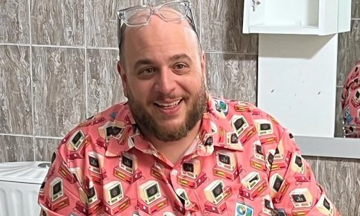 Προσεχώς... διπλός γίνεται ο Φάνης Λαμπρόπουλος στον ΣΚΑΪ