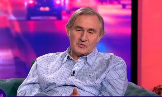 Άκης Σακελλαρίου: «Καθόμουν σε ένα παγκάκι και έλεγα τώρα το ζω αυτό ή δεν το ζω»