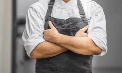 Συνελήφθη γνωστός τηλεοπτικός σεφ – Χρωστάει πάνω από 350.000 ευρώ στο Δημόσιο