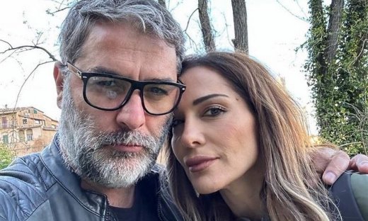 Βανδή – Μπισμπίκης: Η αντίδρασή τους στις απανωτές ερωτήσεις των δημοσιογράφων στο αεροδρόμιο