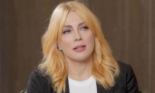 Σμαράγδα Καρύδη: «Ο μπαμπάς μου τα τελευταία χρόνια πριν φύγει, ταλαιπωρήθηκε αρκετά»