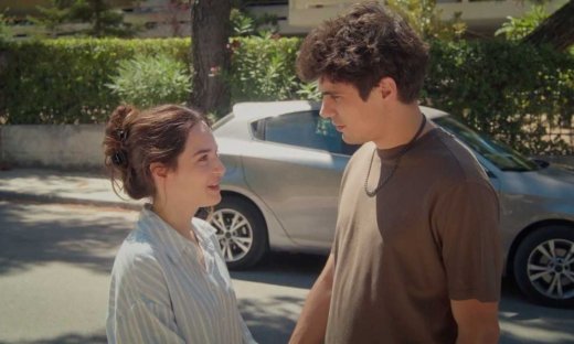 Να μ' αγαπάς: Η Άννα αναζητά το παρελθόν της