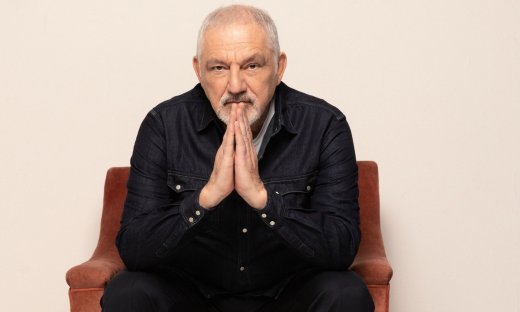 Ο Νίκος Πορτοκάλογλου «Ανάμεσα σε φίλους» στο Θέατρο Παλλάς για δυο μοναδικές συναυλίες