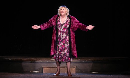 «Η μητέρα του σκύλου» έκανε επίσημη πρεμιέρα – Οι εκλεκτές παρουσίες και οι σπάνιες εμφανίσεις