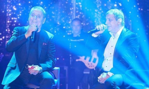 Το απόλυτο λαϊκό σχήμα με τους Θέμη Αδαμαντίδη και Ζαφείρη Μελά