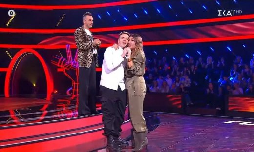 The Voice: Ο Ιωάννης άφησε... στα κρύα του λουτρού τον Πάνο Μουζουράκη για τα μάτια της Έλενας