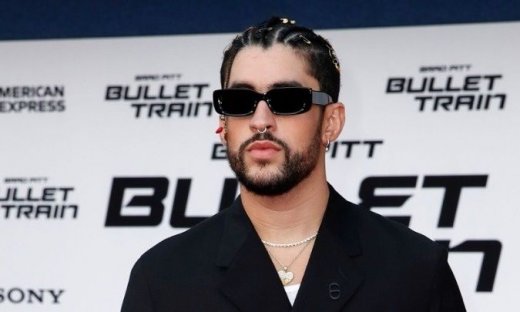 Ο Bad Bunny γράφει ιστορία στα βραβεία Grammy