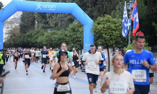 Το μεγαλύτερό βήμα τους μέχρι το επόμενο έκαναν οι δρομείς του 42ου Αυθεντικού Μαραθωνίου της Αθήνας