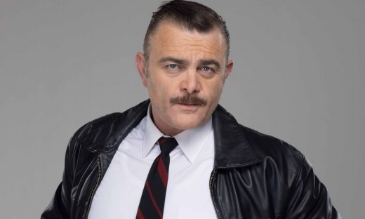 Porto Leone – Καπετανάκος: «Ο έρωτάς του είναι μοναχικός. Ο ήρωάς μου υποφέρει»