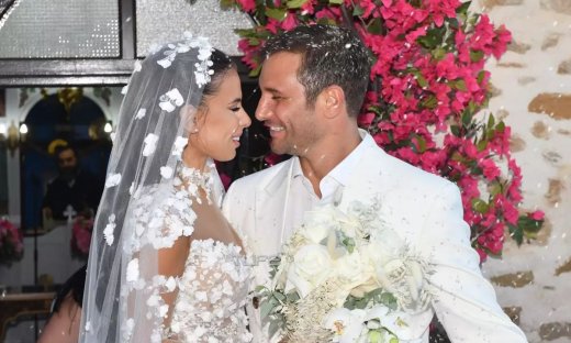 «Λιώνει» ο Ευθύμης Ζησάκης για τη σύζυγό του: «Είσαι η γυναίκα που έκανες τη ζωή μας οικογένεια»