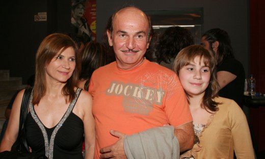 Παύλος Κοντογιαννίδης: Η ηθοποιός σύζυγός του & η χημικός κόρη του με υποτροφία στην... Ψυχολογία!