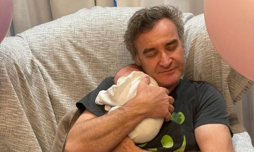 Νίκος Ορφανός για την πρόωρη γέννηση της κόρης του: «Γυρίσαμε από το μαιευτήριο με άδεια χέρια...»