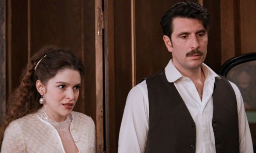 Grand Hotel: Ο Ρήγας συλλαμβάνεται και η Αλίκη δεν μπορεί να κρύψει την ικανοποίησή της