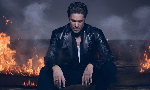 Τεράστια επιτυχία για το νέο album του Νίκου Οικονομόπουλου «11 με λίγα λόγια»