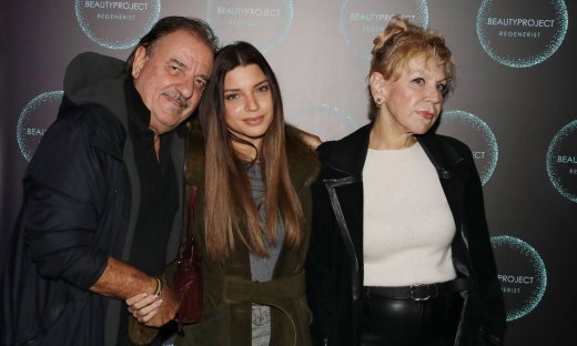 Ρουμπίνη Βασιλακοπούλου- Μαρίλια Μητρούση - Μιχάλης Μητρούσης: Οικογενειακή έξοδος