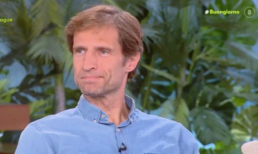 Μουμούρης: H απώλεια της μητέρας του, ο γάμος την Γιαννακοπούλου και το spoiler για τη Γη της ελιάς