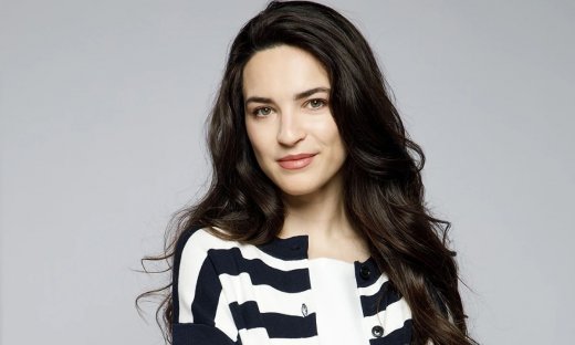 Να μ' αγαπάς: Σοκ για την Άννα: «Είσαι υιοθετημένη» - Απειλεί με μαχαίρι Σοφία και Θεόφιλο