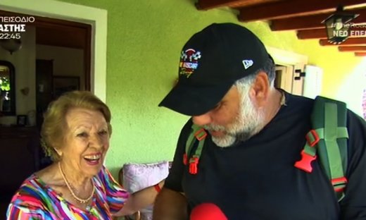 The Roadshow: Ο Αρναούτογλου εισβάλλει στο πατρικό της Μπεκατώρου και συναντά τη... μητέρα της!