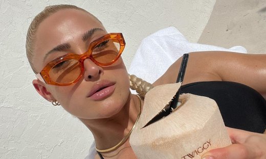 Τούνη:Είμαι εργαζόμενη μάνα. Βούτα πρώτα τη γλώσσα στο κεφάλι σου και μετά μίλα- Έλεος με τα κόμπλεξ