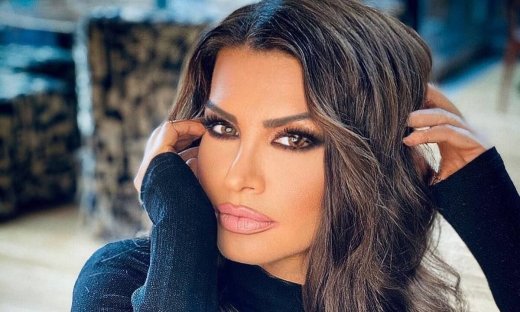 Νίνα Λοτσάρη: «Φυσικά & λέω την ηλικία μου! Είναι τίτλος τιμής, όχι αριθμός»