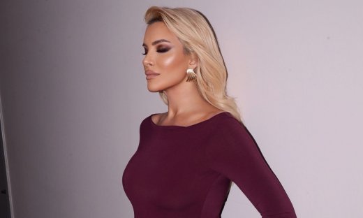 Καινούργιου: «Αρχίζει και δεν κουμπώνει το κουμπί. Μεγαλώνει η κοιλιά, υπάρχει και ένα μωρό μέσα»