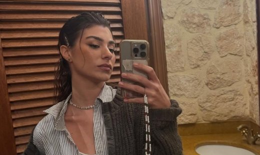 «Ο Μαγαπάς κι η Σαγαπώ» - Η Χρύσα Μιχαλοπουλου με τον Κίμωνα στην πιο cute Χριστουγεννιάτικη φωτό