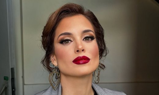 Σμαράγδα Αδαμοπούλου: Οι σειρές εποχής έχουν νοσταλγία, ωραία ρούχα και χτενίσματα