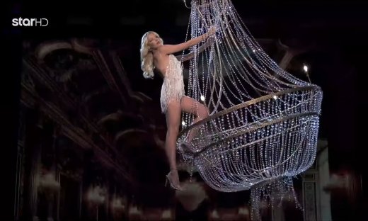 GNTM Τελικός: Φινάλε με πόζες στον πολυέλαιο και την μπανιέρα-Ονειρικές οι τελευταίες δοκιμασίες