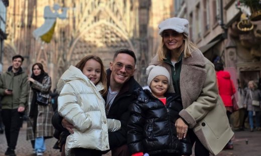 Πετρούνιας-Μιλλούση: Μαγικές εικόνες από τη χριστουγεννιάτικη απόδραση στο Στρασβούργο με τις μικρές