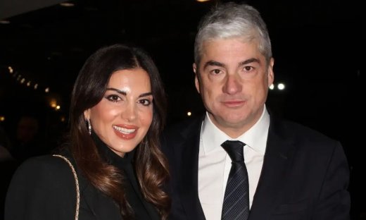 Σταματίνα Τσιμτσιλή: Ευχήθηκε στον σύζυγό της, Θέμη Σοφό για την γιορτή του με ένα υπέροχο καρέ