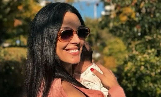 Ιωάννα Τριανταφυλλίδου: Η απίθανη φωτό με τον τριών μηνών γιο της και το… μελομακάρονο emoji