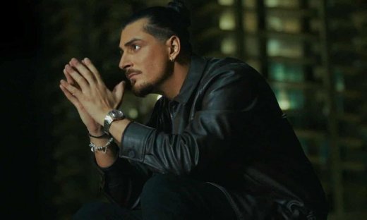 Εντυπωσιακό live medley με έξι τραγούδια από τον Λευτέρη Κρίκη