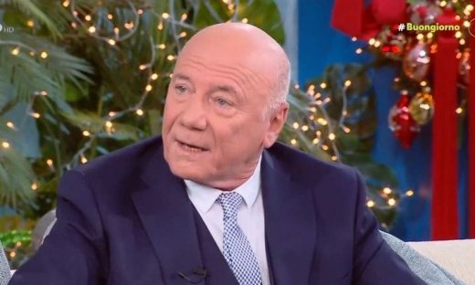 Μένιος Σακελλαρόπουλος: Η γνωριμία με τη σύζυγό του και πώς γλίτωσε το αυτόφωρο σε ξένη χώρα