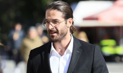 Αθώος ο Άρης Μουγκοπέτρος για την κατηγορία της ενδοοικογενειακής απειλής - Τι δήλωσε