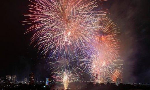 Πρωτοχρονιά 2026: Oι πρώτες φαντασμαγορικές εικόνες από την αλλαγή χρόνου σε πολλά μέρη του πλανήτη