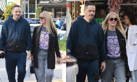 Αλέξανδρος Τσουβέλας: Χαλαρή βόλτα στη Γλυφάδα με τη διεθνούς φήμης γλύπτρια σύντροφό του