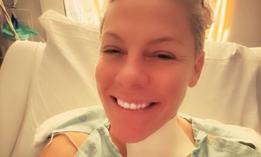 Pink: Υποδέχτηκε το 2026 στο νοσοκομείο – Το μήνυμά της συγκινεί