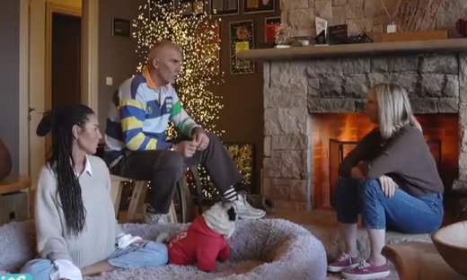 Ρόκκος-Γκόφα: Η νέα ζωή τους στη Λήμνο και η λατρεία του τραγουδιστή για την ξυλουργική