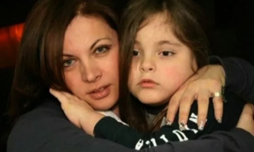 Συγκινεί η Νένα Χρονοπούλου: «Αν γύριζα το χρόνο πίσω, πάλι αυτό το πλάσμα θα διάλεγα για παιδί μου»