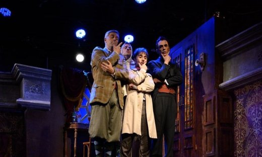 Όλα… Λάθος από 17 Ιανουαρίου στο  Θέατρο Αλέκος Αλεξανδράκης